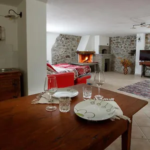  Appartamento Il Como' Della Civetta - Taverna “la Fenice” Italia